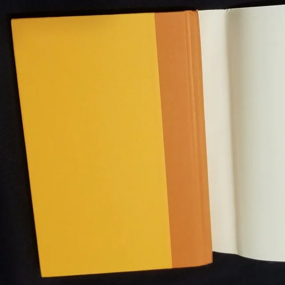 VGUC A Hiss Before Dying Mrs. Murphy mystery hardcover - Picture 9 of 11